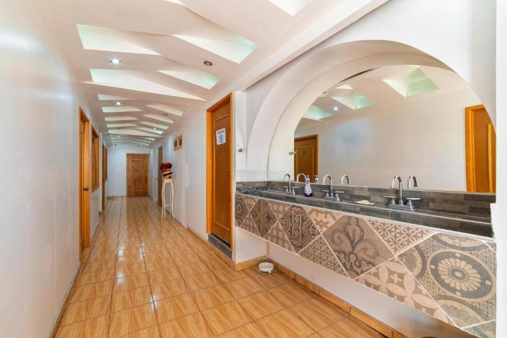 Hostal Casa Pajaritos 태스코 데 알라르콘 외부 사진